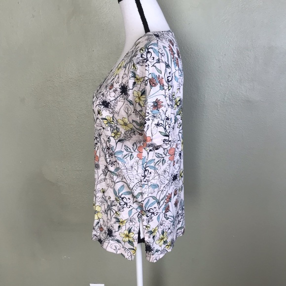 Lucky Brand NWT Floral V Neck Top Size S - Picture 2 of 5